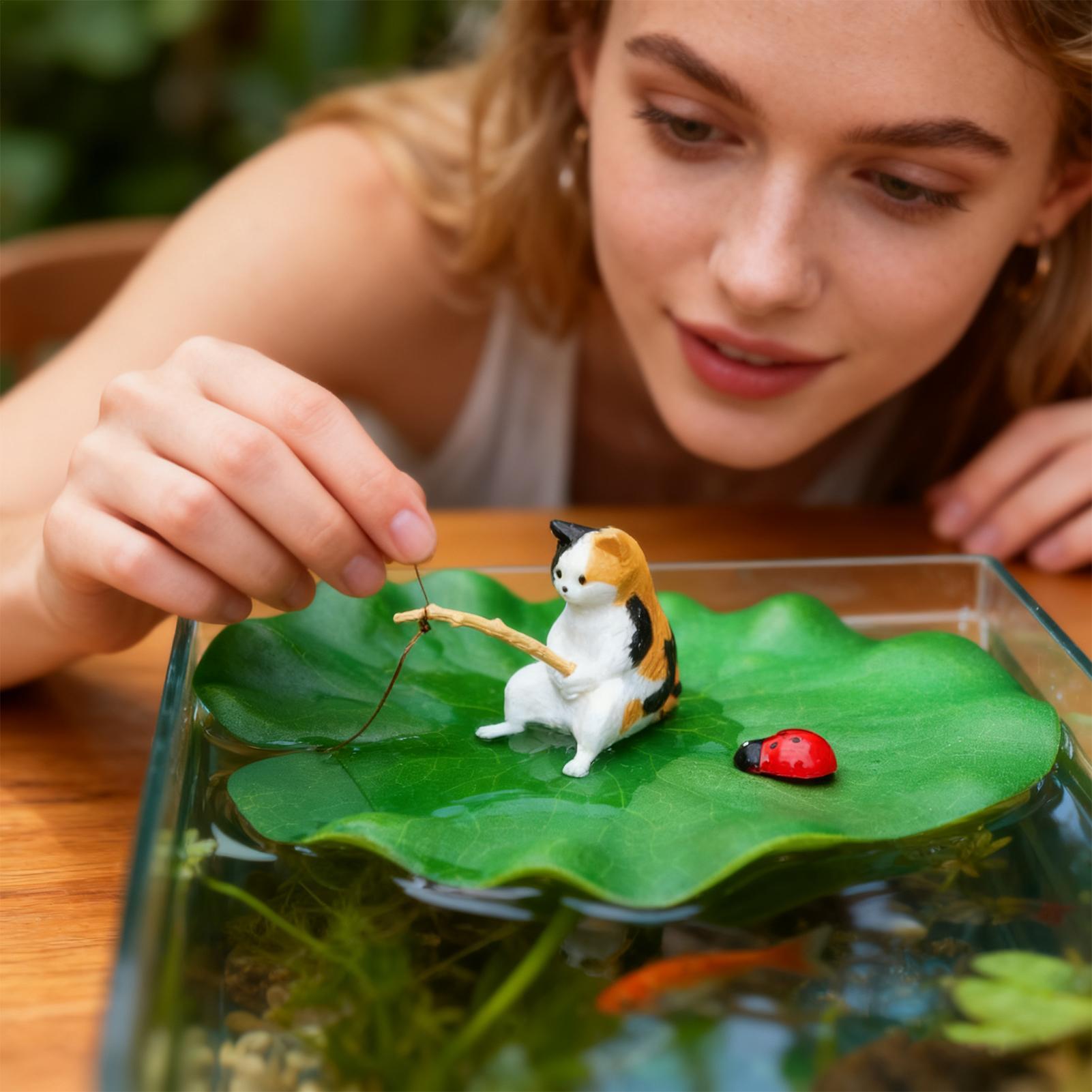 Cat Fishing on Floating Lily P - Aquarium Fish Names บทวิจารณ์และราคา